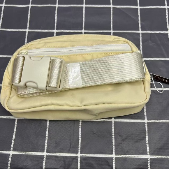 Lululemon Athletica Yellow Crossbody Bag - Picture 2 of 5